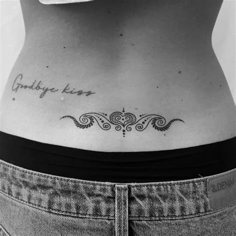 tatuajes en la espalda baja para mujer|Las mejores 55 ideas de Tatuajes espalda mujer